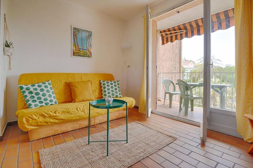 Apartament St-Cyr - Studio Avec Balcon, Vue Mer Et Proche Plage Saint-Cyr-sur-Mer Zewnętrze zdjęcie