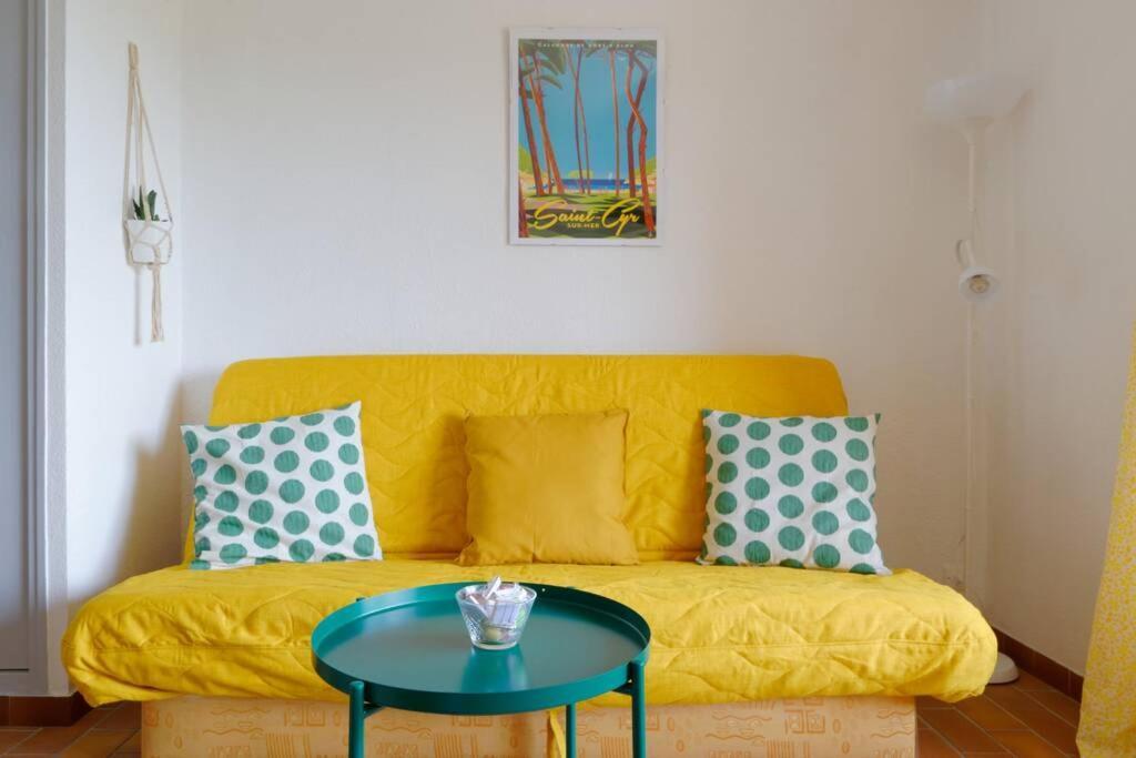 Apartament St-Cyr - Studio Avec Balcon, Vue Mer Et Proche Plage Saint-Cyr-sur-Mer Zewnętrze zdjęcie